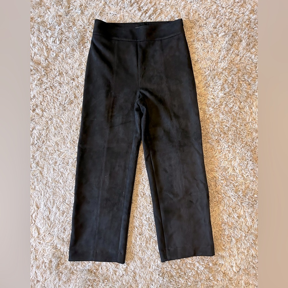 Ann Taylor size 00 black faux suede straight cropped pants